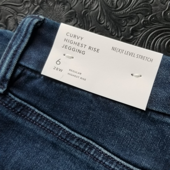 American Eagle Size 6 - Picture 3 of 4